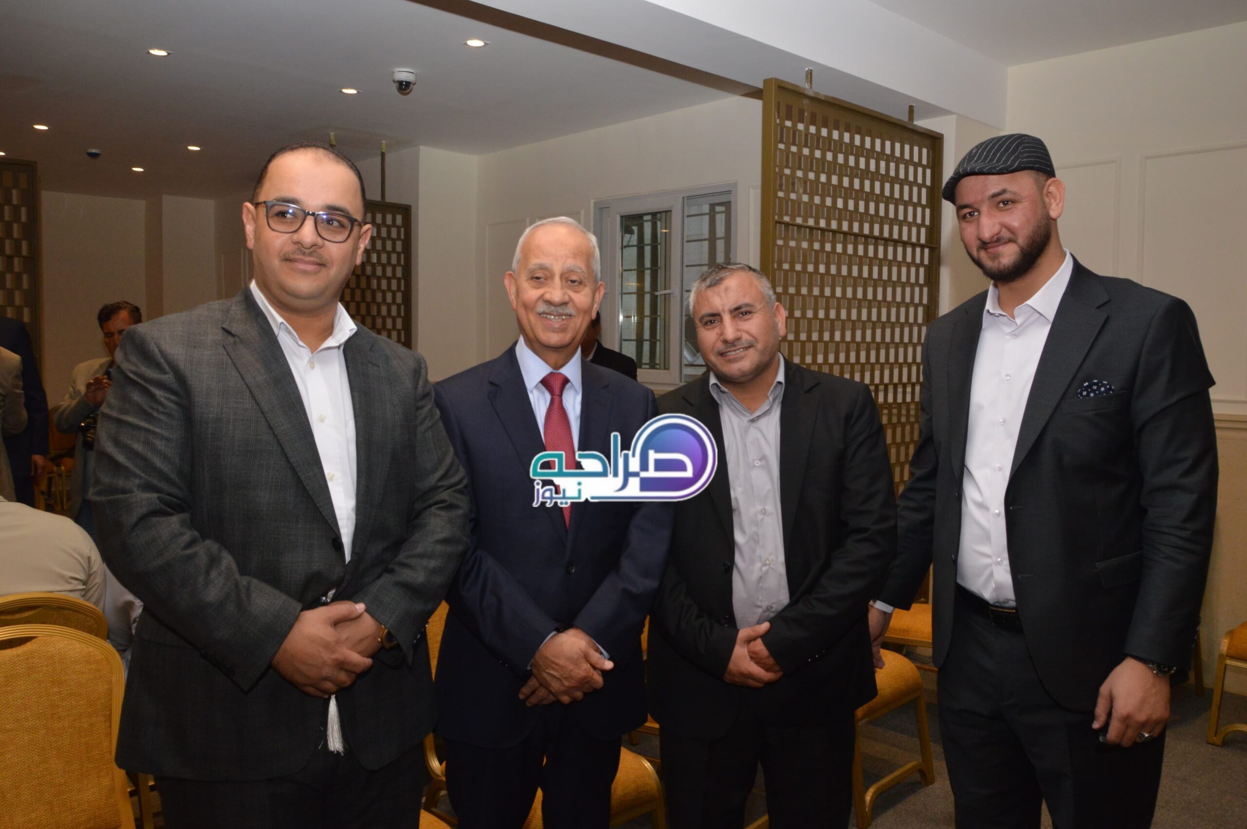 رئيس واعضاء "صناعة عمان" وممثلو القطاعات الصناعية يستقبلون المهنئين