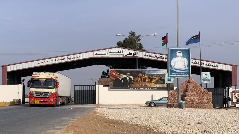 عبور حافلات النقل من الأردن إلى سورية بعد إعادة فتح معبر نصيب الحدودي