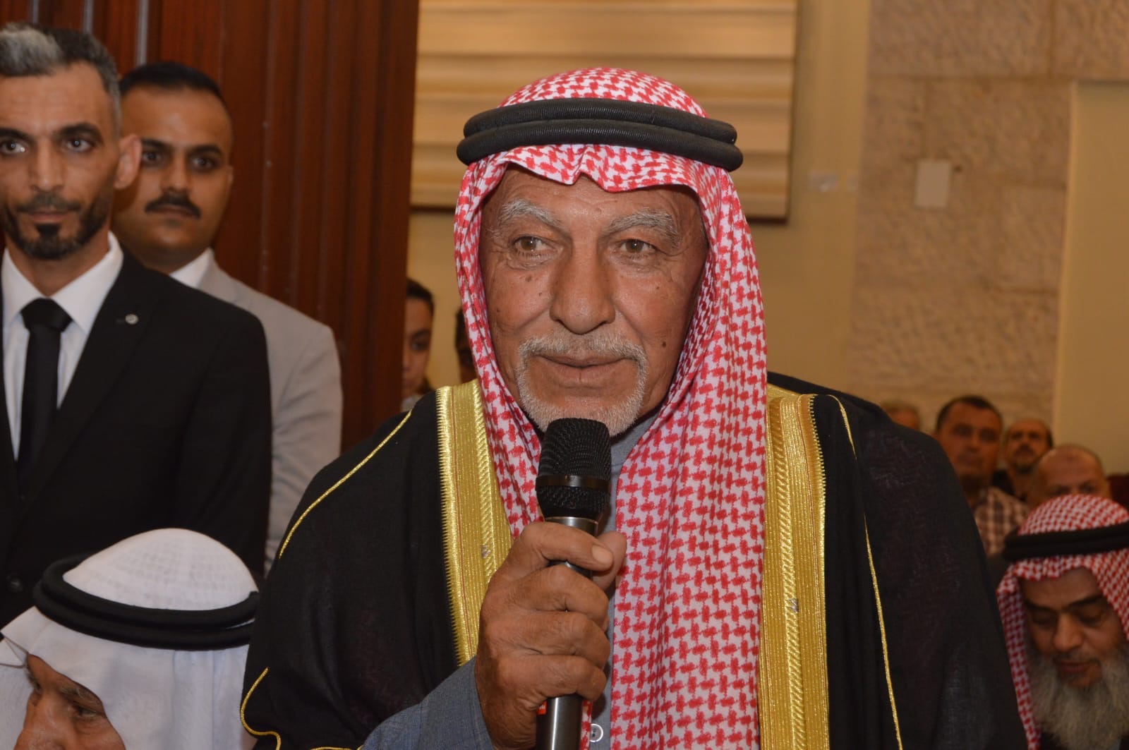 آل الحراسيس وال ابو عواد نسايب .. معالي جمال الصرايرة طلب والشيخ ابو عواد أجاب بطلب