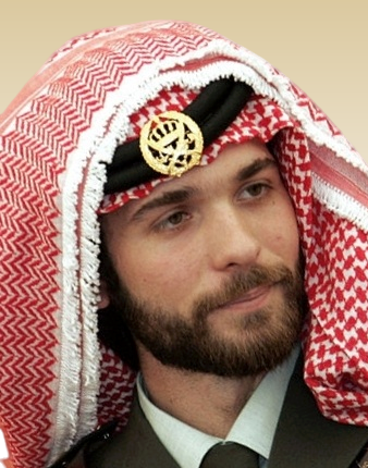 ماجستير في علوم القرآن وخدم في مكافحة الارهاب .. من هو مستشار الملك الجديد؟
