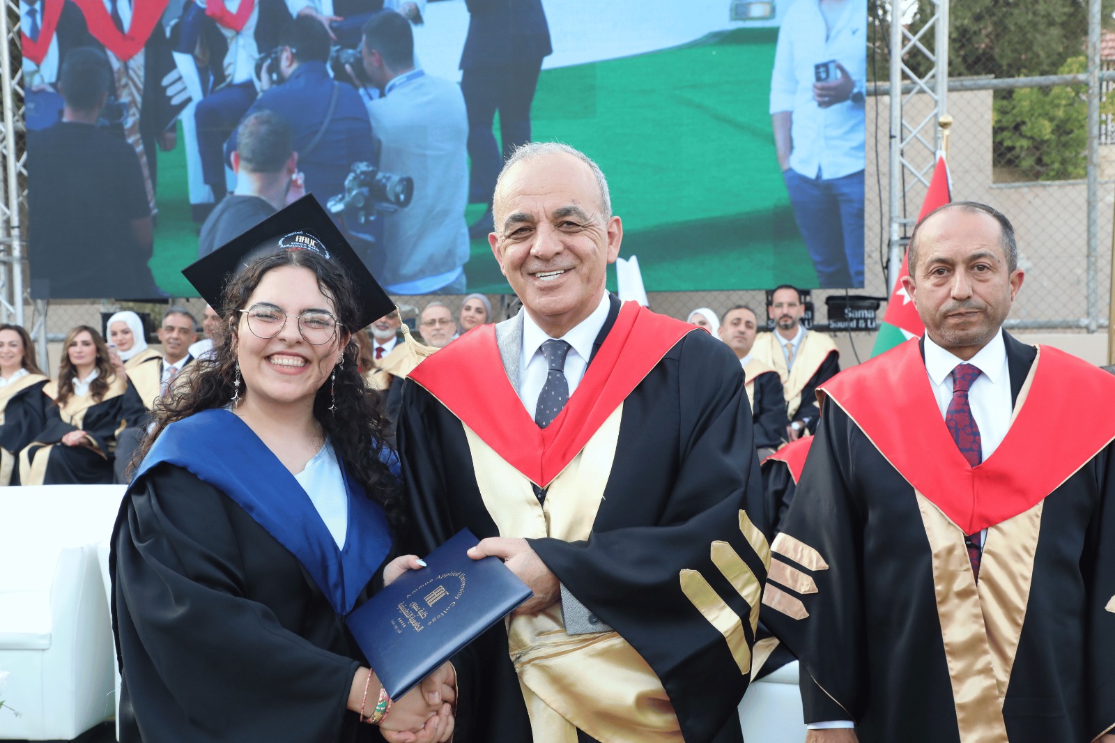 وزير السياحة والآثار يرعى حفل تخريج كلية عمون الجامعية التطبيقية