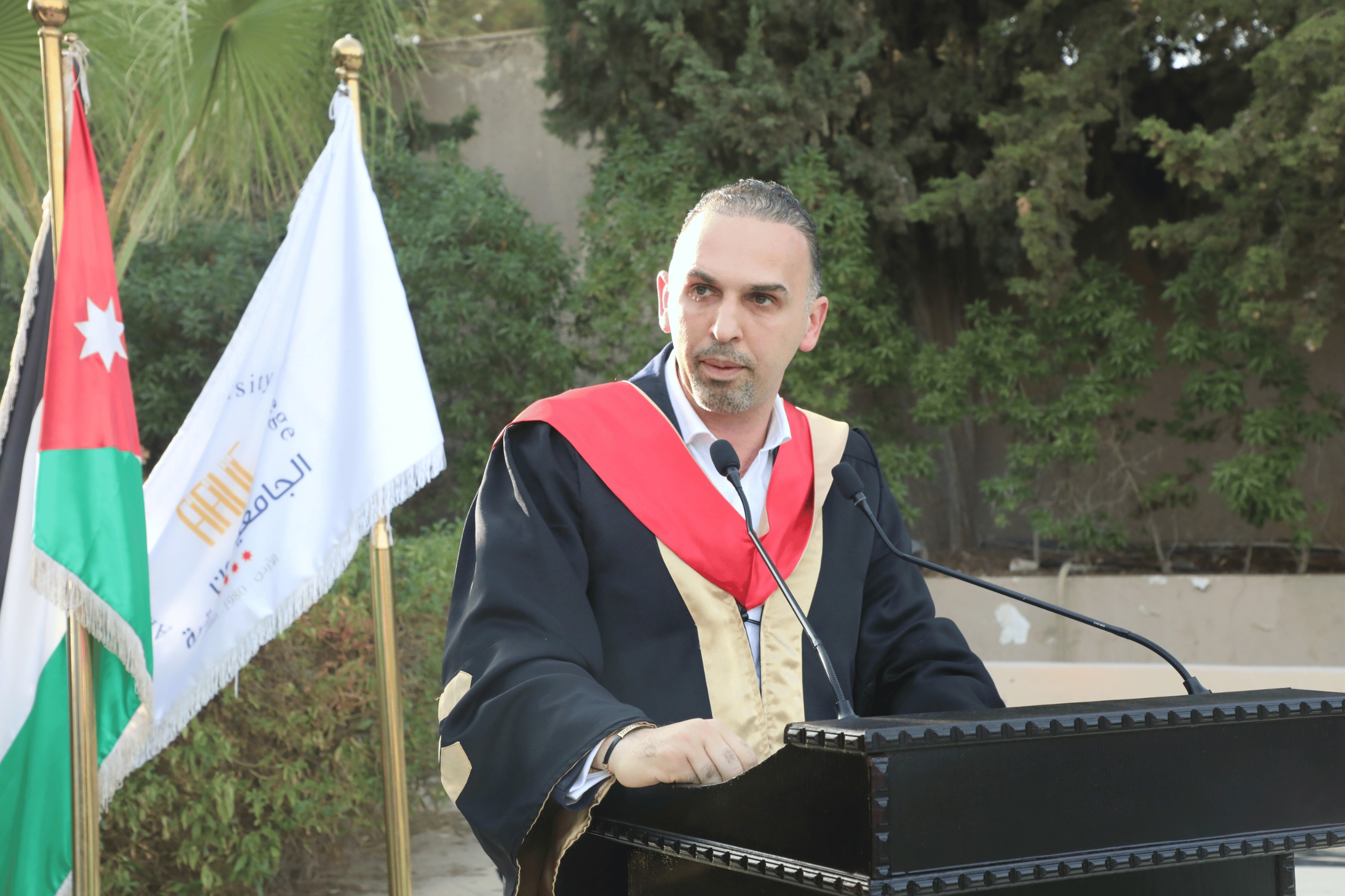 وزير السياحة والآثار يرعى حفل تخريج كلية عمون الجامعية التطبيقية