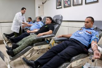 الأمن العام ينظّم حملة للتبرع بالدم في مدينة الحسين الطبية ومستشفى الأمير علي العسكري دعماً لمصابي جريمة الكرك الارهابية