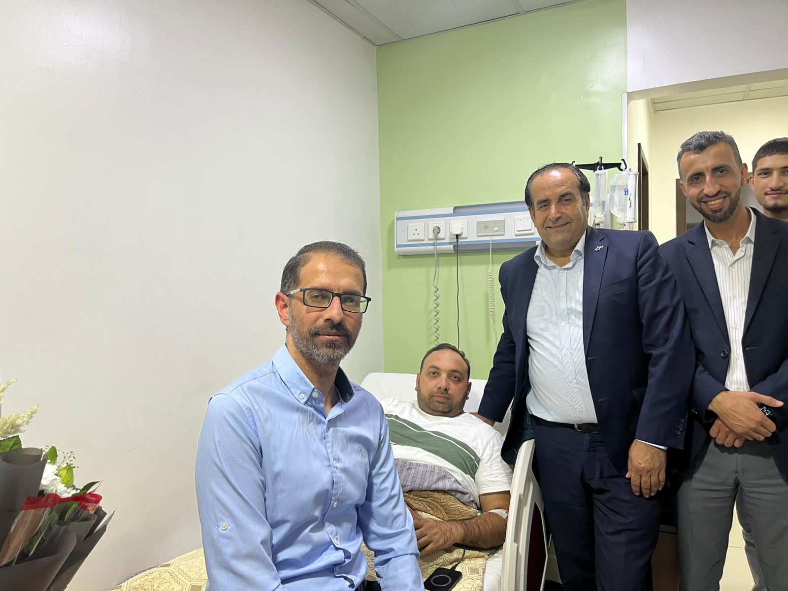 فريق عمل الكرك في شباب كلنا الأردن يزور مصابي حادث "حمود" ويطلق حملة تبرع بالدم ويؤدي واجب العزاء