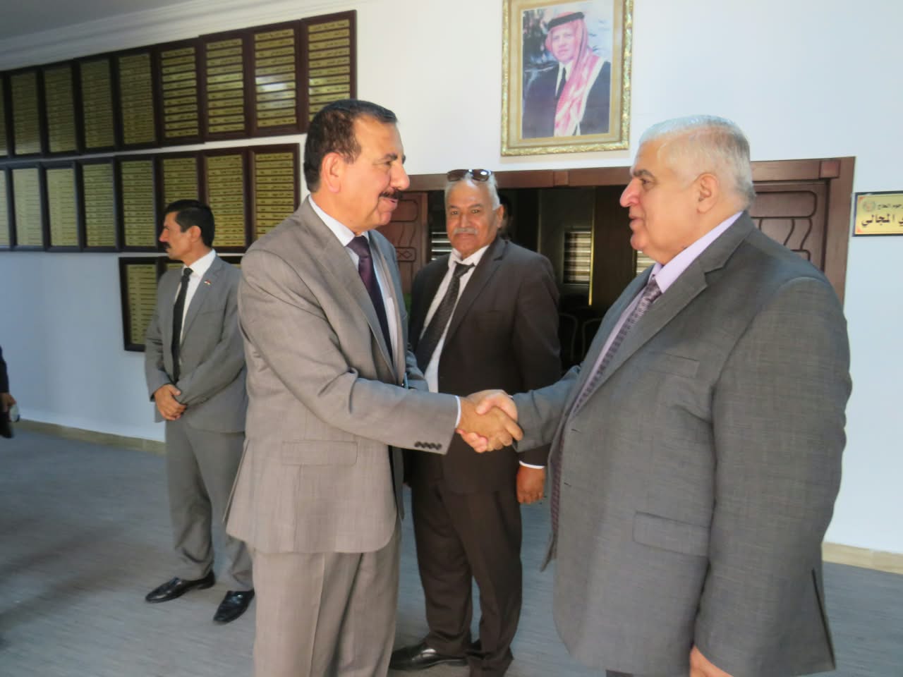 صورة حول : اتحاد جمعيات الزرقاء يطلق اسم شهداء قرية حمود على قاعة اجتماعاته تخليدا لذكراهم وتجديدا للعهد الوطني اتحاد جمعيات الزرقاء يطلق اسم شهداء قرية حمود على قاعة اجتماعاته تخليدا لذكراهم وتجديدا للعهد الوطني