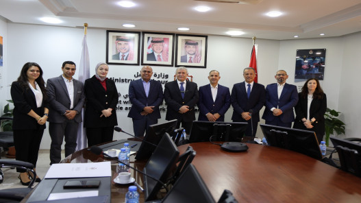 صورة حول : وزارة العمل توقّع اتفاقيتين لدعم تشغيل أردنيين في القطاع الزراعي والصناعات الغذائية وزارة العمل توقّع اتفاقيتين لدعم تشغيل أردنيين في القطاع الزراعي والصناعات الغذائية