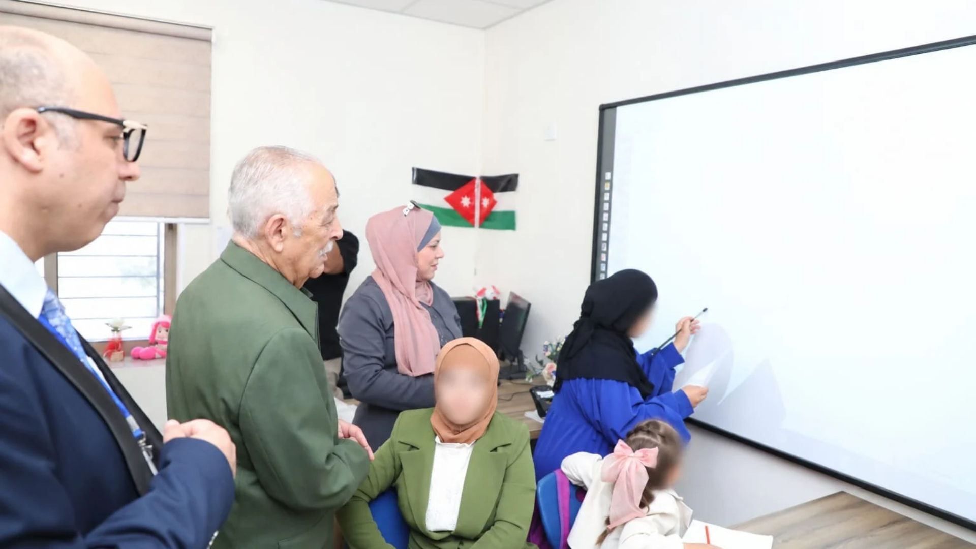 صورة حول : العيسوي: المبادرات الملكية استجابة للاحتياجات ذات الأولوية والمتابعة الميدانية أساس نجاحها عجلون العيسوي: المبادرات الملكية استجابة للاحتياجات ذات الأولوية والمتابعة الميدانية أساس نجاحها عجلون