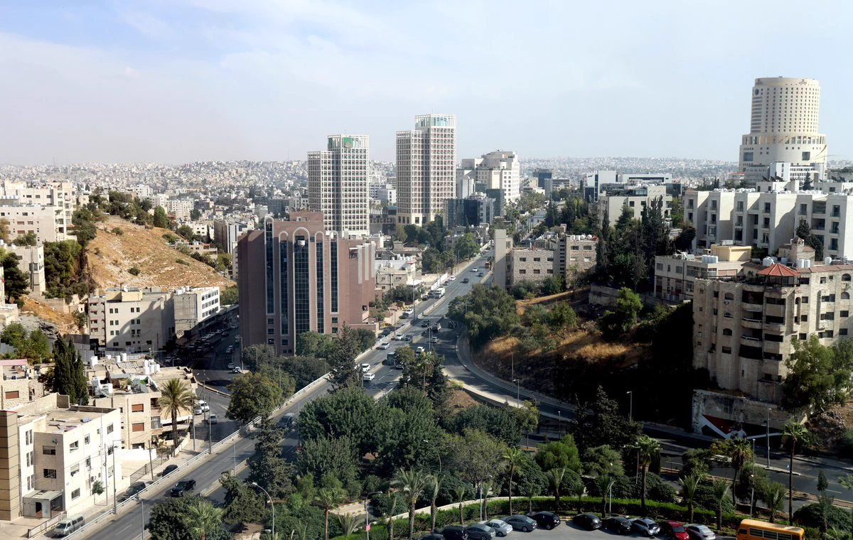 صورة حول : طقس لطيف وفرصة لزخات مطرية اليوم طقس لطيف وفرصة لزخات مطرية اليوم