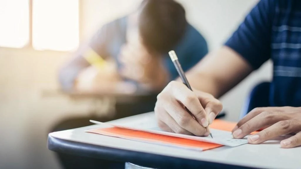 التربية: التوجيهي الخارجي بمعدل منخفض لا يعزز فرص القبول الجامعي