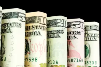 الدولار يستقر وسط ترقب اجتماعات البنوك المركزية