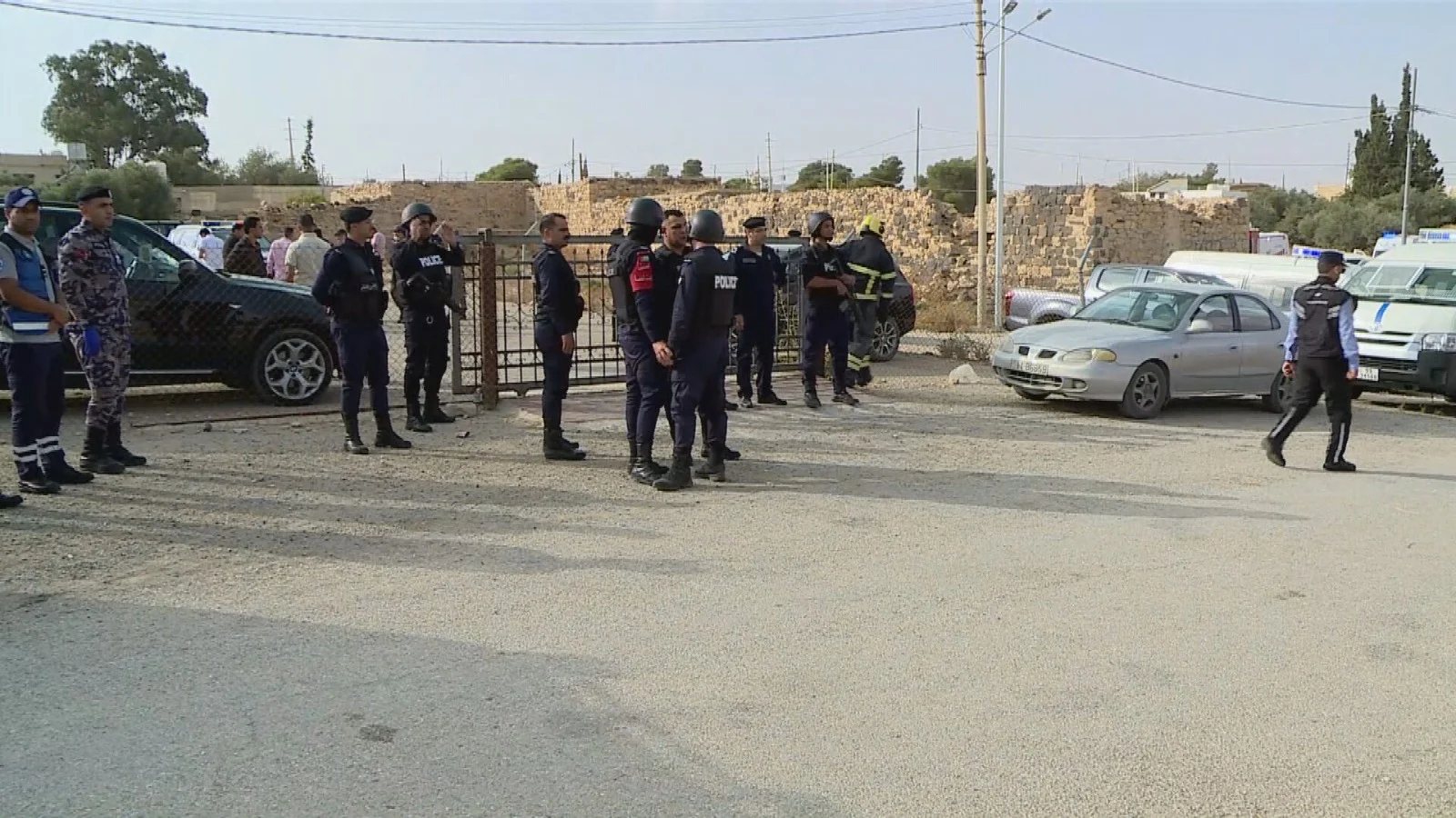 صورة حول : مصدر للمملكة: نحو 19 حالة بين وفيات وإصابات وصلت لمستشفى الأمير علي في الكرك مصدر للمملكة: نحو 19 حالة بين وفيات وإصابات وصلت لمستشفى الأمير علي في الكرك