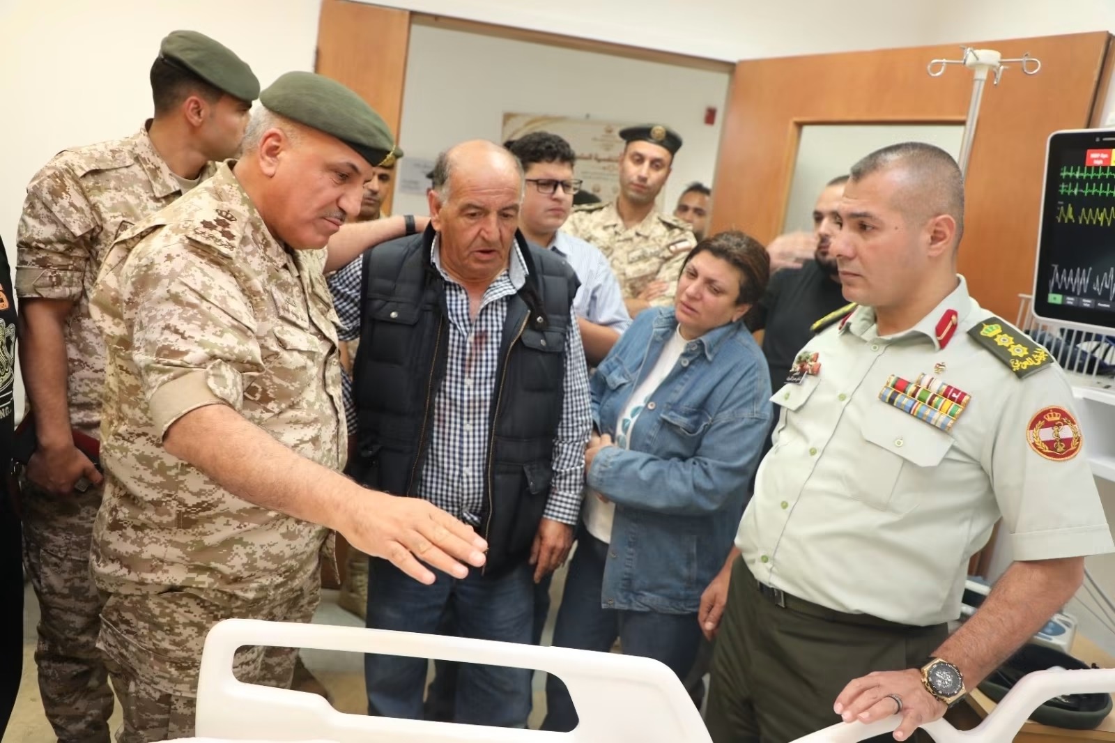 بتوجيهات ملكية.. القوات المسلحة تخلي مصابي حادثة الكرك