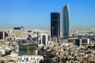 الاقتصاد الوطني ينمو ويثبت قوته ويتأقلم مع ضغوط التوترات الإقليمية
