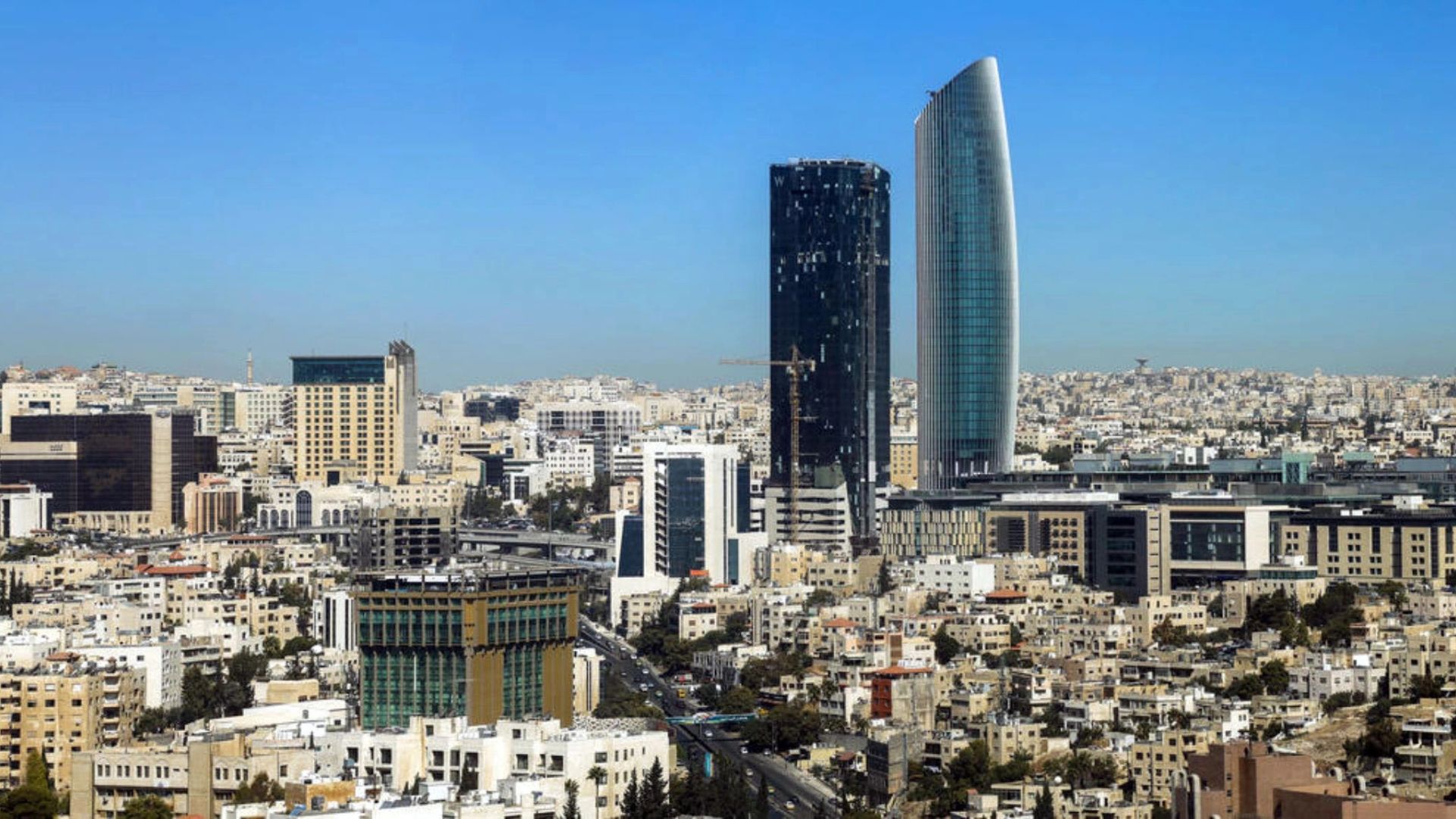صورة حول : الاقتصاد الوطني ينمو ويثبت قوته ويتأقلم مع ضغوط التوترات الإقليمية الاقتصاد الوطني ينمو ويثبت قوته ويتأقلم مع ضغوط التوترات الإقليمية