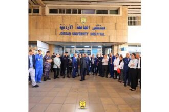 وقفة تضامنية بمستشفى "الجامعة الأردنية" تنديدا باعتداء الكرك الإرهابي