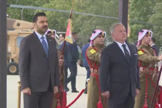 الملك يستقبل رئيس الوزراء العراقي لدى وصوله عمّان