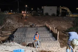 الأشغال تباشر إنشاء طريق فرعي مؤقت لخدمة الحركة المحلية بالرامة