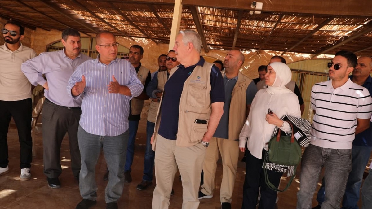 صورة حول : سلطة العقبة تتفقد أعمال تطوير مضمار الهجن في الديسة سلطة العقبة تتفقد أعمال تطوير مضمار الهجن في الديسة