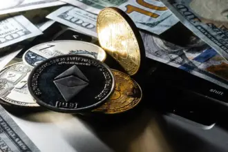 اختراق بينانس يدفع بورصات العملات المشفرة لتعزيز دفاعاتها