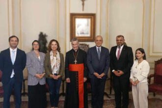 وزير السياحة يبحث مع الراعي مشاركة الكنيسة المارونية في احتفالية معمودية المسيح