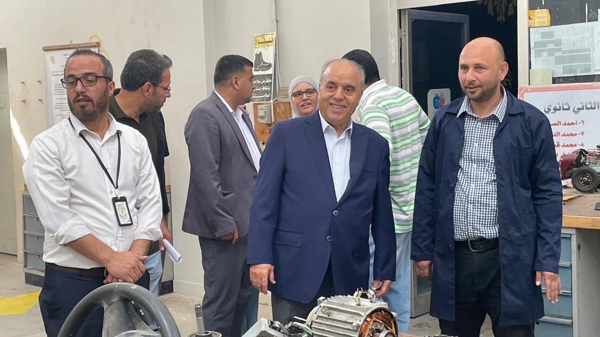 وزير التربية يتفقد مدارس العقبة ويطلع على سير العملية التعليمية