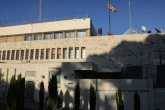 بريطانيا تلوّح بطرد دبلوماسيين إسرائيليين إذا أغلقت إسرائيل قنصليتها في القدس