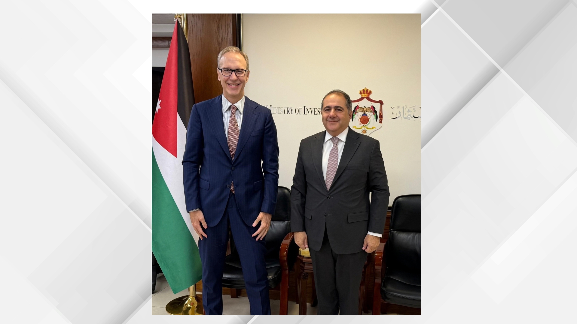 صورة حول : وزير الاستثمار يبحث والسفير الإيطالي تعزيز الشراكات بين البلدين وزير الاستثمار يبحث والسفير الإيطالي تعزيز الشراكات بين البلدين