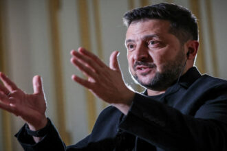 زيلينسكي: روسيا تستعد لهجوم واسع على أوكرانيا