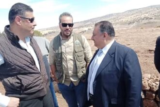 محافظ إربد يتفقد مشاريع زراعة الخروب في لواء الكورة