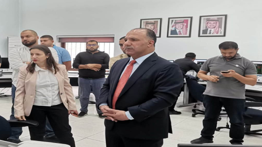 صورة حول : السعايدة يتفقد جاهزية شبكة الكهرباء لضمان استمرارية التزويد السعايدة يتفقد جاهزية شبكة الكهرباء لضمان استمرارية التزويد