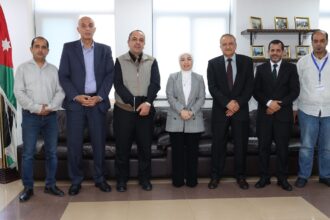 مدير الهاشمية للمصابين العسكريين يزور صندوق المعونة لبحث التعاون