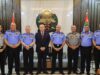 مدير الأمن العام يكرّم اللواء المتقاعد الدباس ويشيد بمسيرته في خدمة الوطن