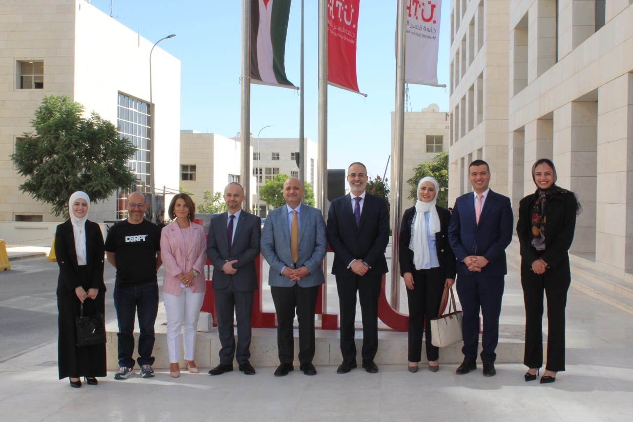 صورة حول : جيدكو وجامعة الحسين التقنية توقعان مذكرة تفاهم لتعزيز الابتكار وريادة الأعمال وربط المهارات التقنية باحتياجات سوق العمل جيدكو وجامعة الحسين التقنية توقعان مذكرة تفاهم لتعزيز الابتكار وريادة الأعمال وربط المهارات التقنية باحتياجات سوق العمل