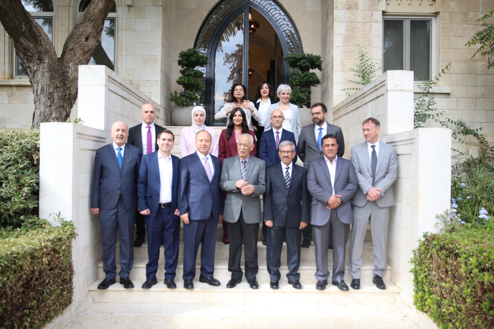 العيسوي يشيد بكفاءة الفريق الطبي ومهنية الدفاع المدني والغطاسين
