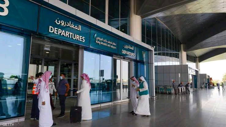 وفاة 12 شخصا وإصابة 309 آخرين بهجوم على مطار الملك خالد بالرياض.. بينهم أردني