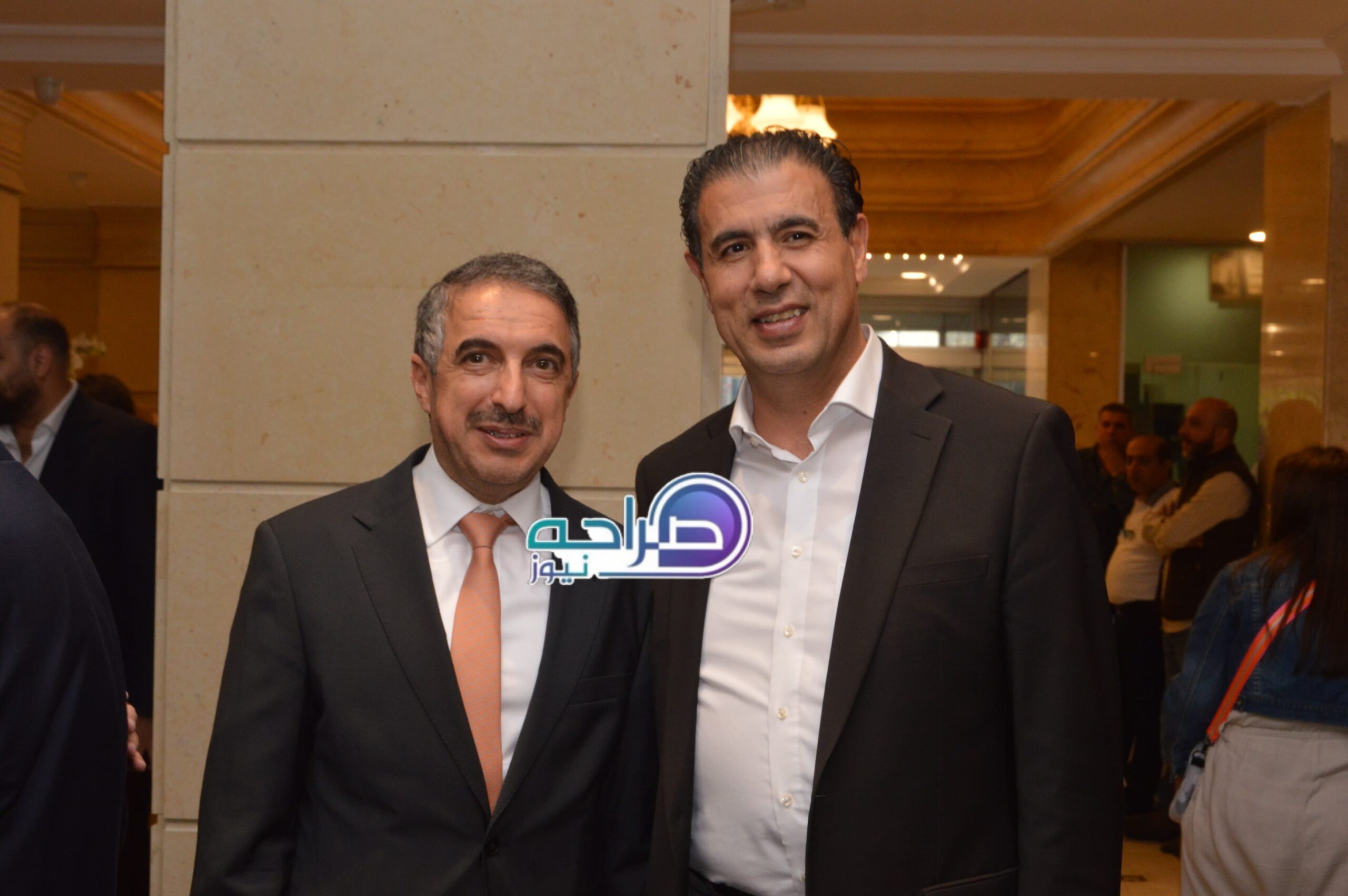 رئيس واعضاء "صناعة عمان" وممثلو القطاعات الصناعية يستقبلون المهنئين