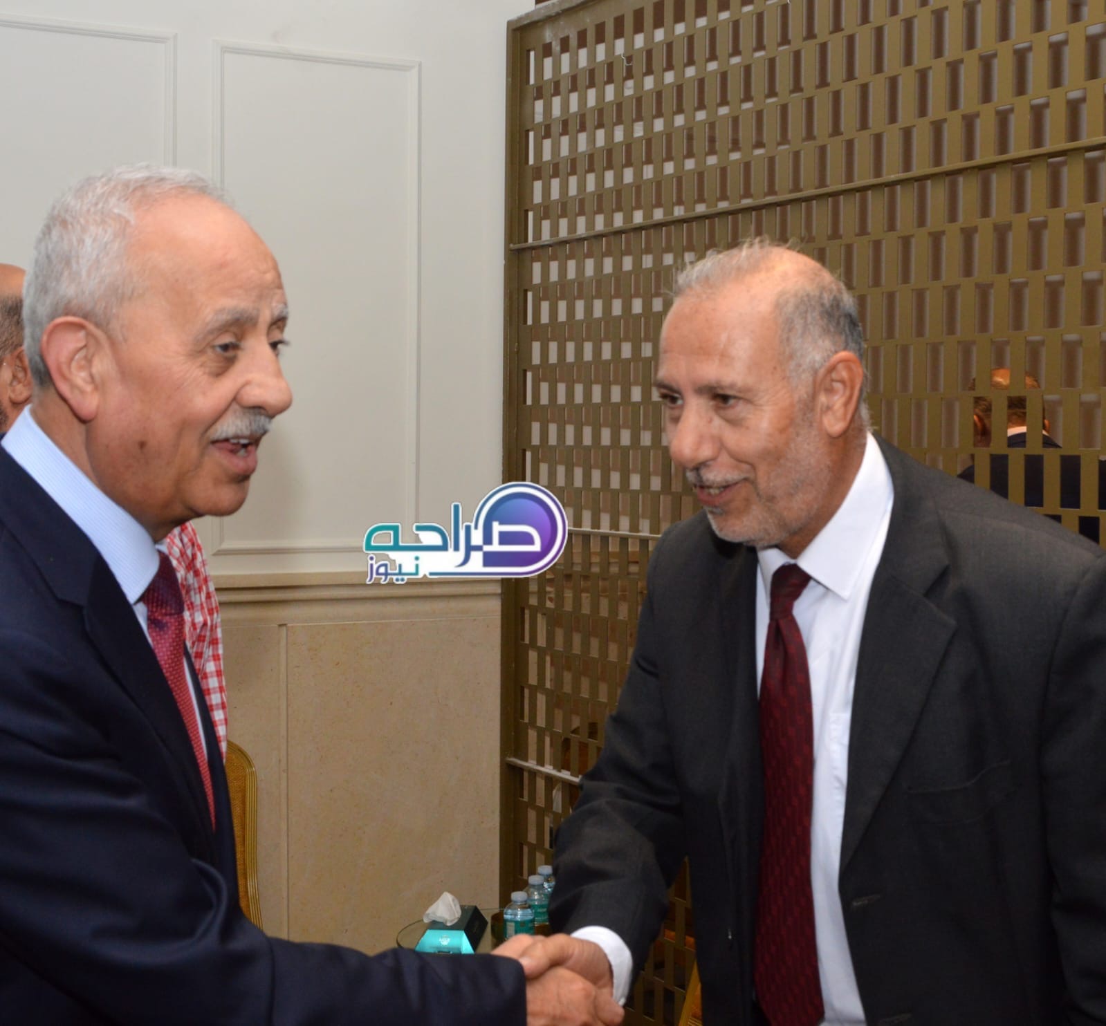 رئيس واعضاء "صناعة عمان" وممثلو القطاعات الصناعية يستقبلون المهنئين