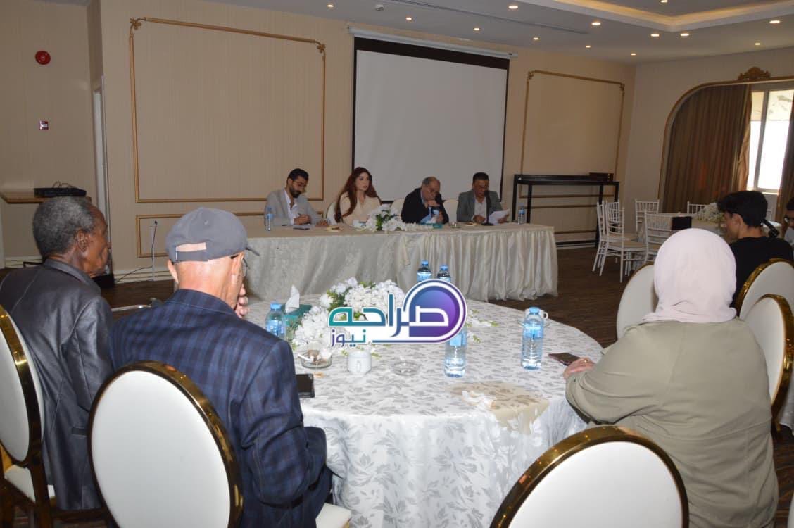 «أعطونا الطفولة» يجمع المسرح والحوار حول عالم الطفل