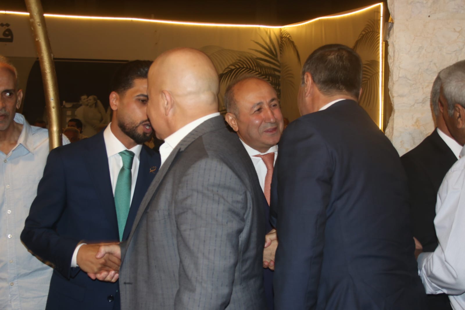 آل الحراسيس وال ابو عواد نسايب .. معالي جمال الصرايرة طلب والشيخ ابو عواد أجاب بطلب