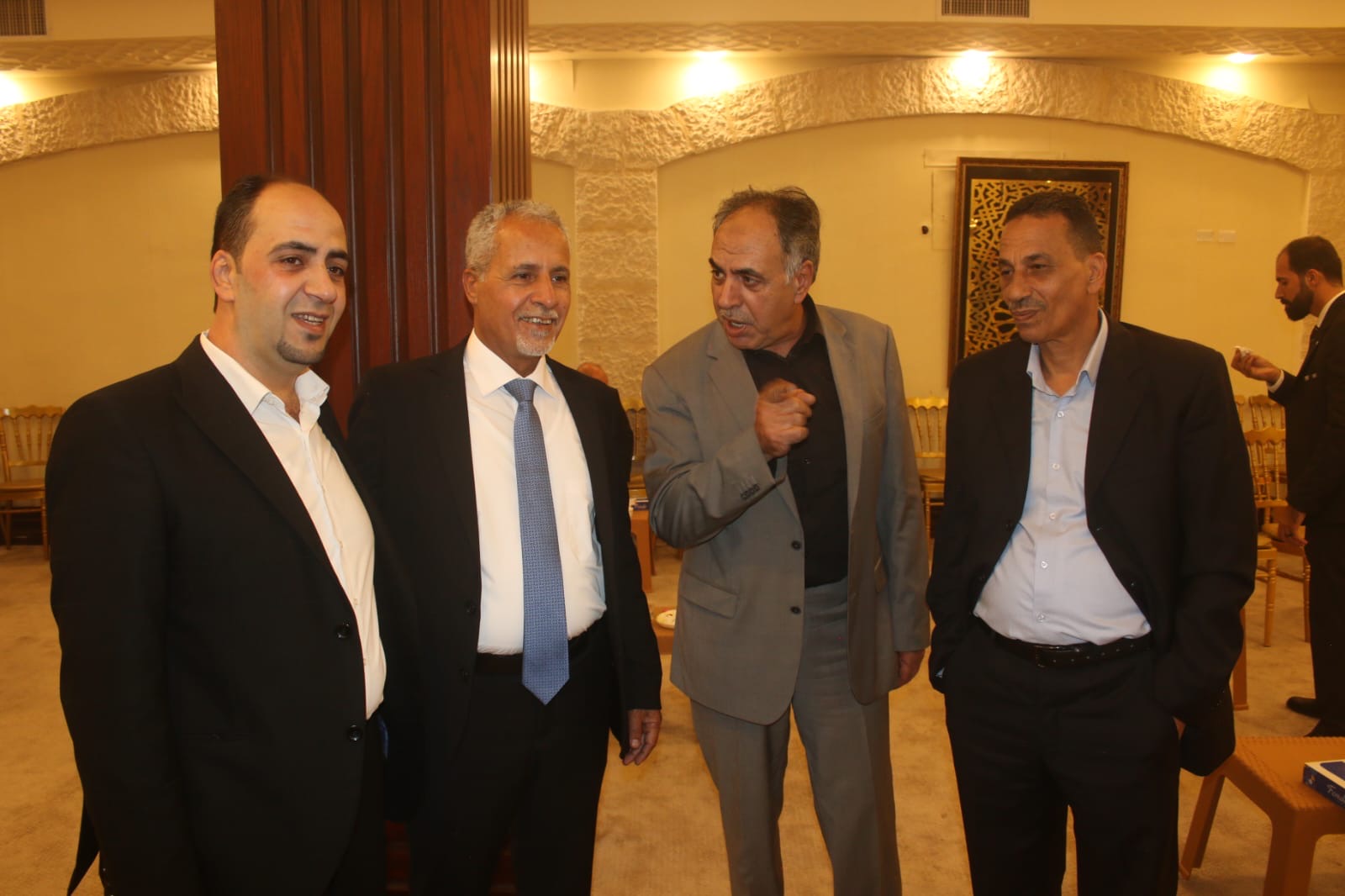 آل الحراسيس وال ابو عواد نسايب .. معالي جمال الصرايرة طلب والشيخ ابو عواد أجاب بطلب