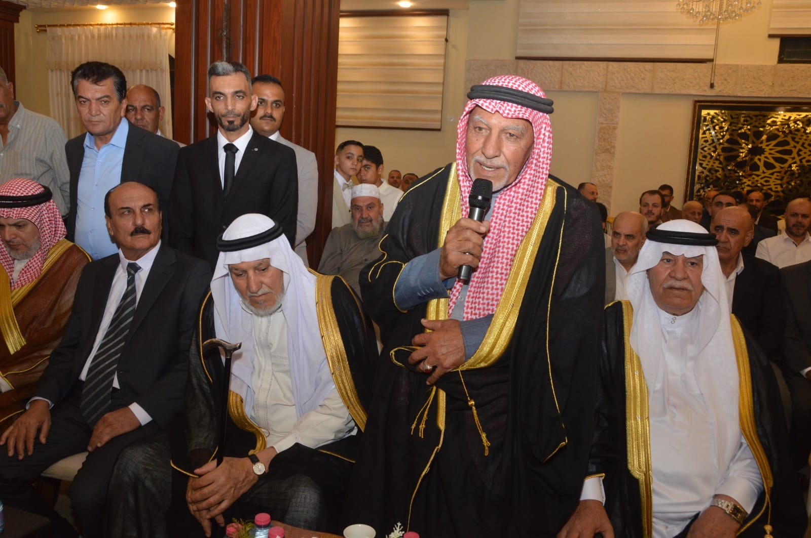 آل الحراسيس وال ابو عواد نسايب .. معالي جمال الصرايرة طلب والشيخ ابو عواد أجاب بطلب