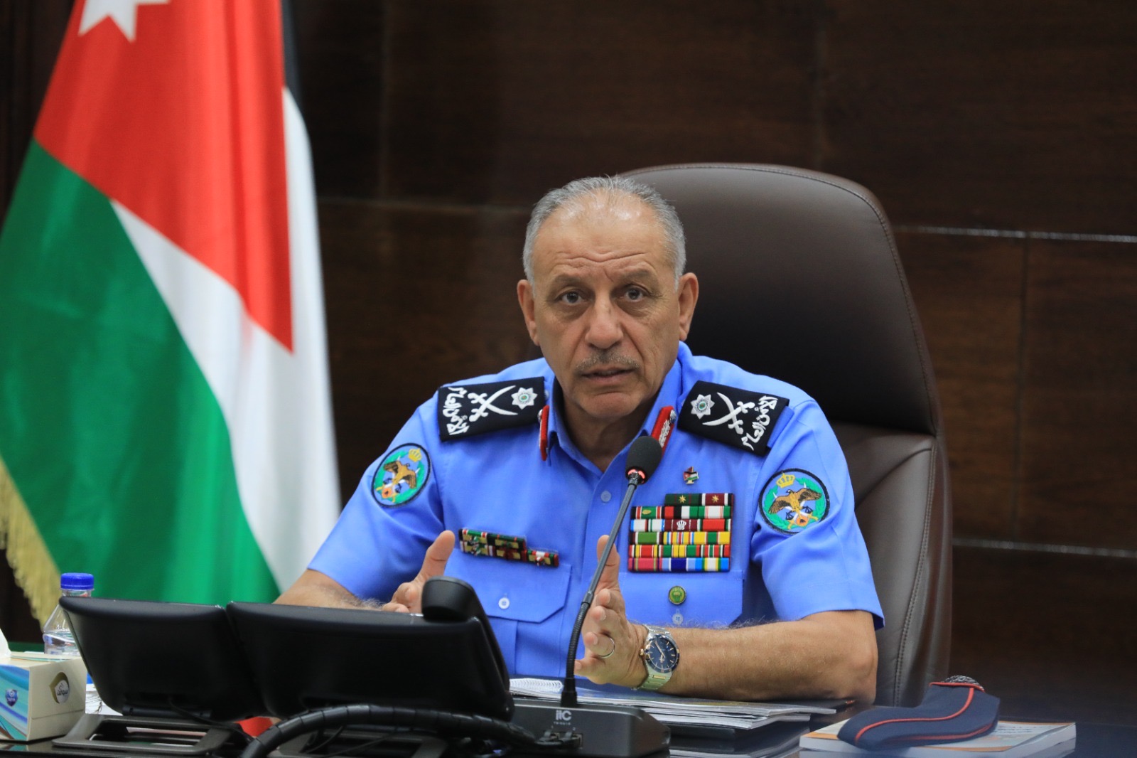 مدير الأمن العام يزور الدفاع المدني ويستمع لإيجاز حول الاستعدادات لفصل الشتاء