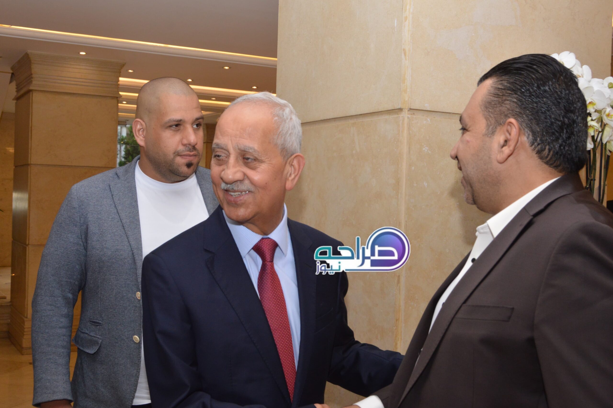 رئيس واعضاء "صناعة عمان" وممثلو القطاعات الصناعية يستقبلون المهنئين