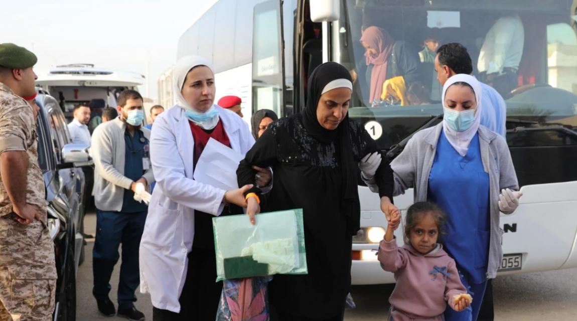 صورة حول : اجلاء 20 طفلا غزيا لاستكمال علاجهم في المستشفيات الأردنية اجلاء 20 طفلا غزيا لاستكمال علاجهم في المستشفيات الأردنية
